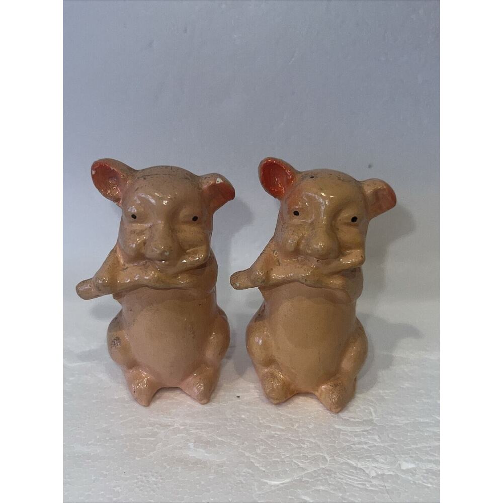VINTAGE PIGS PLAYING A FLUTE SALT & PEPPER SHAKERS WITH STOPPERS JAPAN